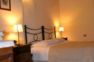 Florence Vacation Apartment Rentals, #107eFR: 3 bedroom, 2 bath, sleeps 6
