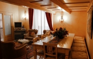 Florence Vacation Apartment Rentals, #129Florence: 3 bedroom, 2 bath, sleeps 8