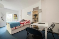 London Vacation Apartment Rentals, #138eLondon: studio bedroom, 1 bath, sleeps 4